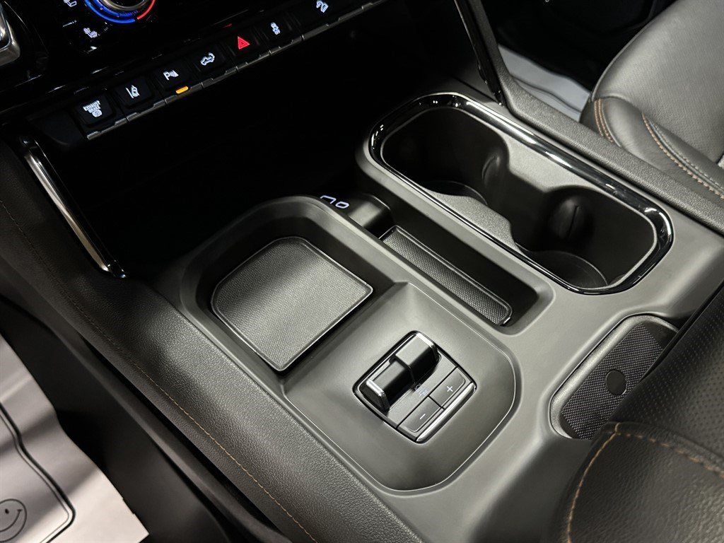 Used 2024 GMC Sierra 2500 AT4 w/ AT4 Premium Plus Package AWD/4WD image 37