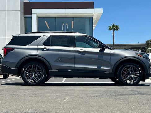 New 2026 Ford Explorer ST-Line w/ ST-Line Street Pack RWD image 2