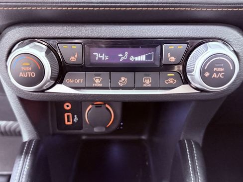 Used 2020 Nissan Kicks SR w/ SR Premium Package FWD image 15