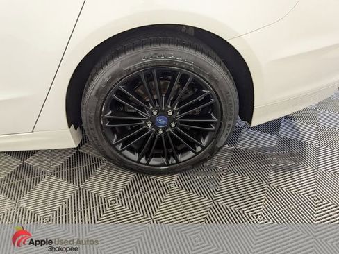 Used 2016 Ford Fusion SE w/ Equipment Group 202A AWD/4WD image 42
