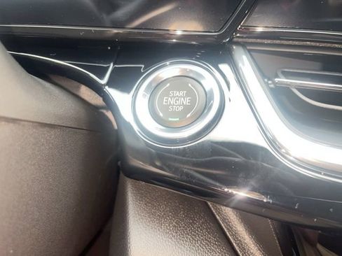 New 2025 Chevrolet Trax RS w/ Sunroof Package image 23