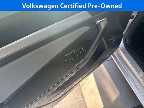Used 2025 Volkswagen Jetta SE w/ Sunroof Package FWD image 15