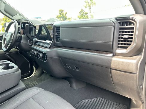 Used 2025 Chevrolet Silverado 1500 LT AWD/4WD image 15