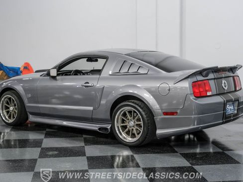 Used 2006 Ford Mustang GT RWD image 7