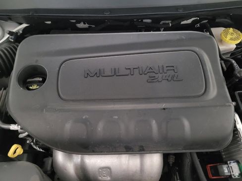 Used 2019 Jeep Cherokee Limited w/ Luxury Group FWD image 30