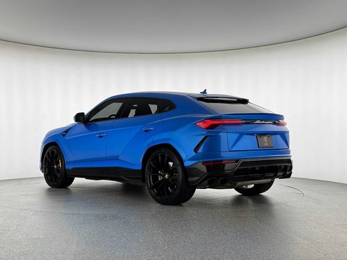 Used 2022 Lamborghini Urus image 3