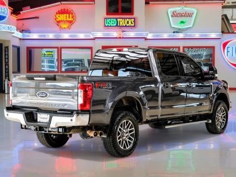 Used 2018 Ford F250 Lariat w/ Lariat Value Package image 3