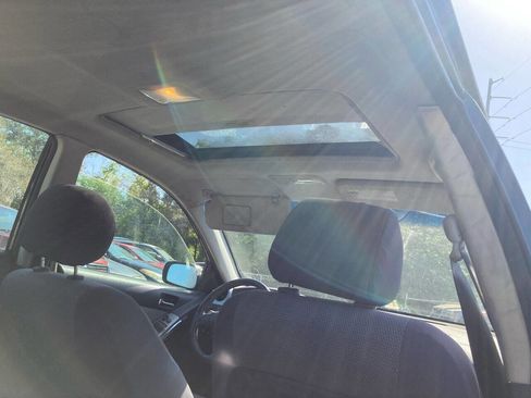 Used 2005 Toyota Matrix XR image 10