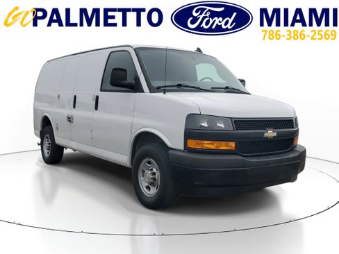 Used 2018 Chevrolet Express 2500 CARGO image 1