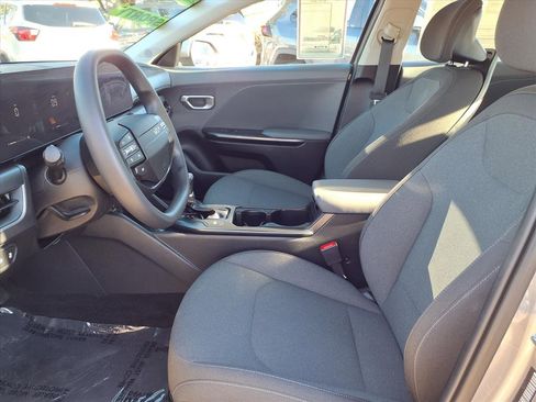 Used 2025 Kia K4 LXS image 9