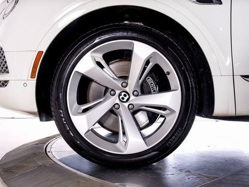 Used 2019 Bentley Bentayga image 12