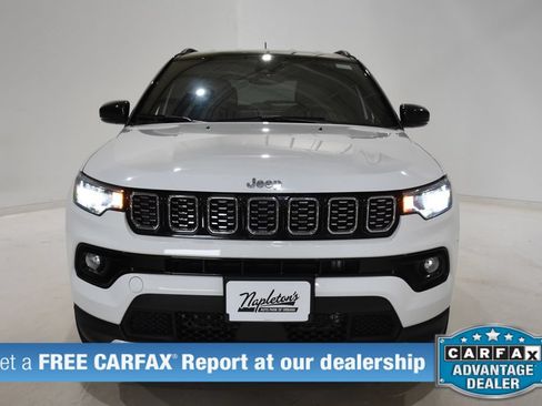 Used 2025 Jeep Compass Limited AWD/4WD image 2