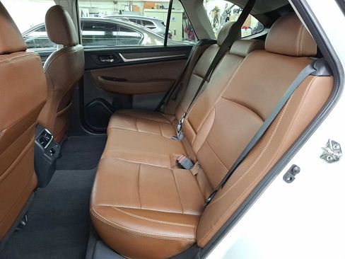 Used 2019 Subaru Outback 2.5i Touring image 7