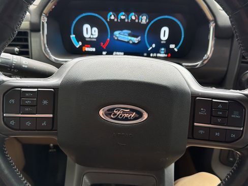 Used 2021 Ford F150 Lariat w/ Trailer Tow Package image 8