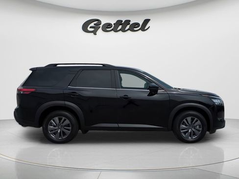 Certified 2025 Nissan Pathfinder SV image 6