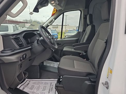 New 2026 Ford Transit 250 148 Medium Roof RWD image 15