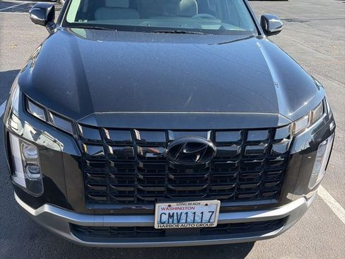 Used 2023 Hyundai Palisade Limited FWD image 2