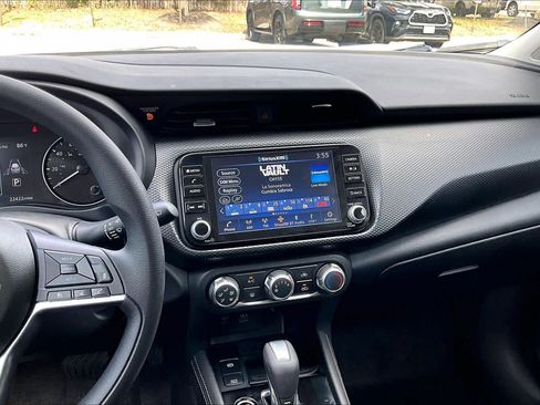 Used 2024 Nissan Kicks SV w/ Exterior Package image 7