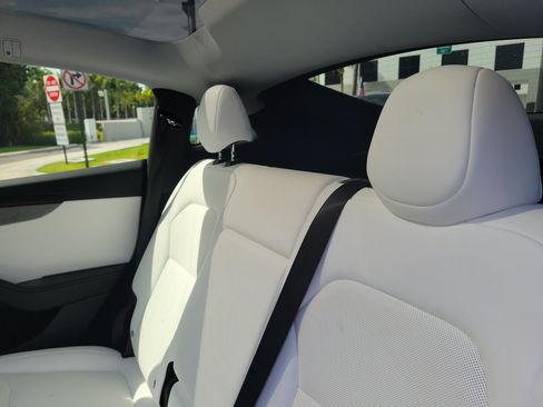 Used 2026 Tesla Model Y Long Range AWD/4WD image 12