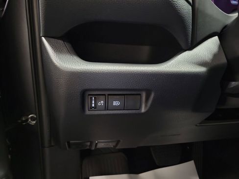 Used 2024 Toyota RAV4 XLE AWD/4WD image 21