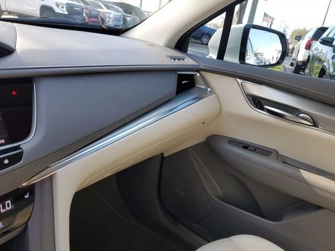 Used 2022 Cadillac XT5 Premium Luxury image 25