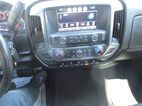 Used 2018 Chevrolet Silverado 1500 LT w/ Midnight Edition AWD/4WD image 29
