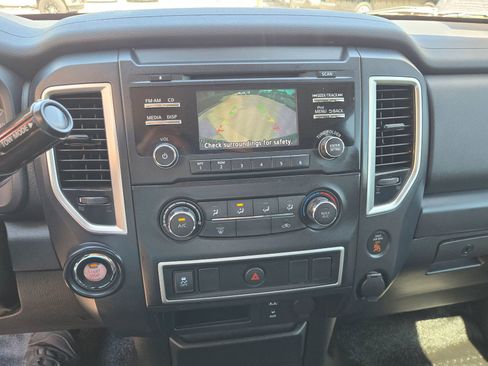 Used 2018 Nissan Titan S image 6