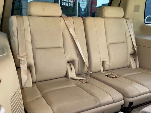 Used 2007 Cadillac Escalade AWD w/ Information Package image 24