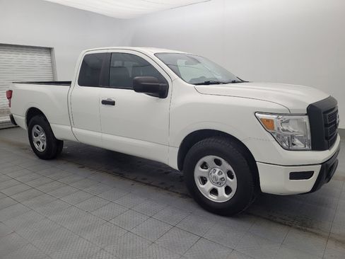 Used 2022 Nissan Titan S image 11