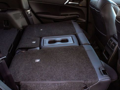 New 2026 Mitsubishi Outlander SE image 38