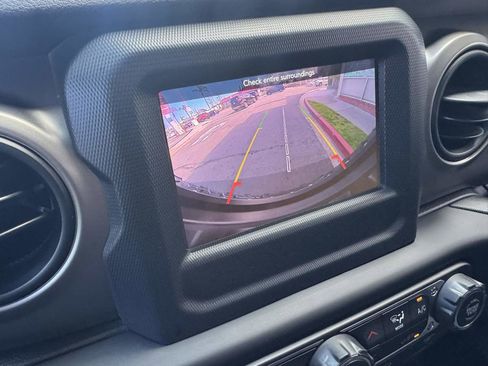 Used 2019 Jeep Wrangler Unlimited Sport S image 28