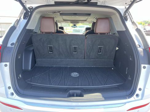 Used 2021 Buick Enclave Avenir AWD/4WD image 22