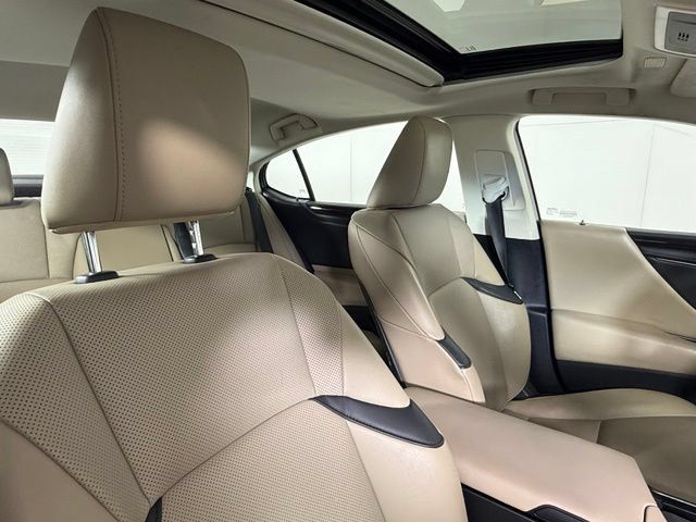 Used 2020 Lexus ES 350 w/ Premium Package FWD image 30