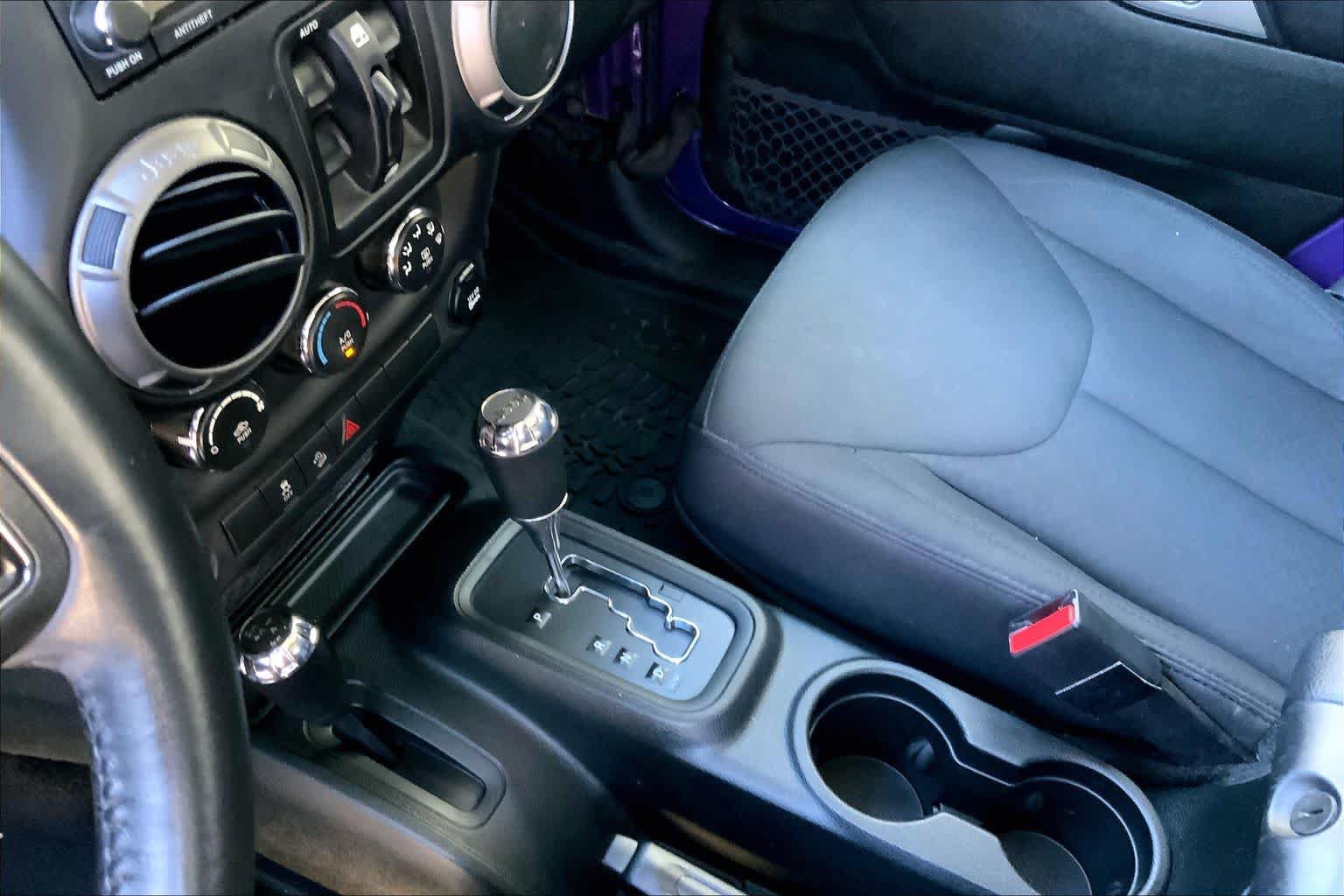 Used 2018 Jeep Wrangler Unlimited Sport S AWD/4WD image 17