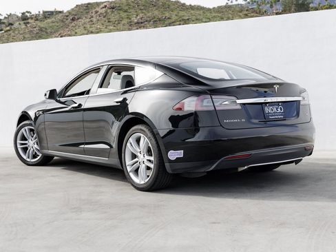Used 2013 Tesla Model S Performance image 3