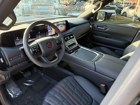 Used 2025 Nissan Armada PRO-4X w/ Pro-4X Premium Package image 10