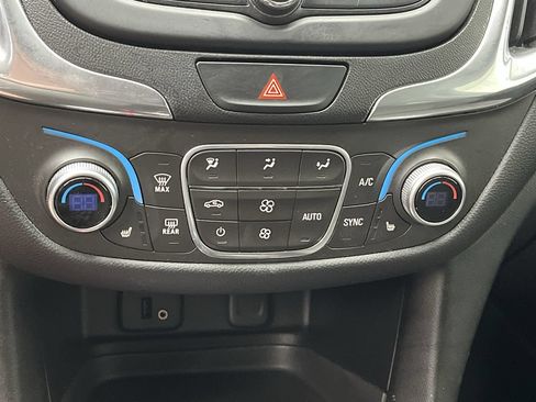 Used 2018 Chevrolet Equinox LT AWD/4WD image 20