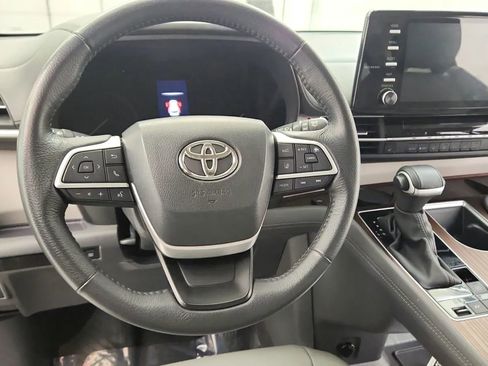 Used 2024 Toyota Sienna XLE image 25