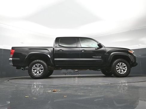 Used 2017 Toyota Tacoma SR5 w/ Tow Package RWD image 24