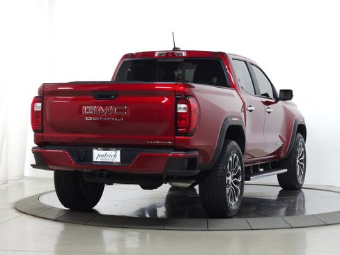 Used 2025 GMC Canyon Denali AWD/4WD image 9