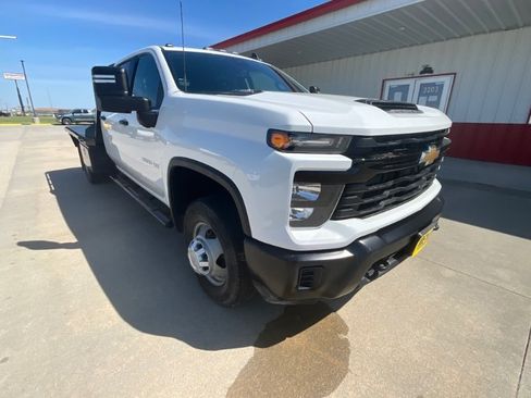 Used 2025 Chevrolet Silverado 3500 W/T w/ WT Convenience Package AWD/4WD image 2