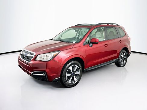 Used 2018 Subaru Forester 2.5i Premium w/ All-Weather Package image 3