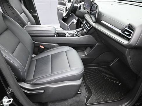 Used 2024 Chevrolet Traverse LT w/ Enhanced Driving Package FWD image 21