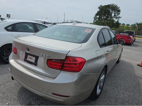 Used 2015 BMW 320i Sedan RWD image 4