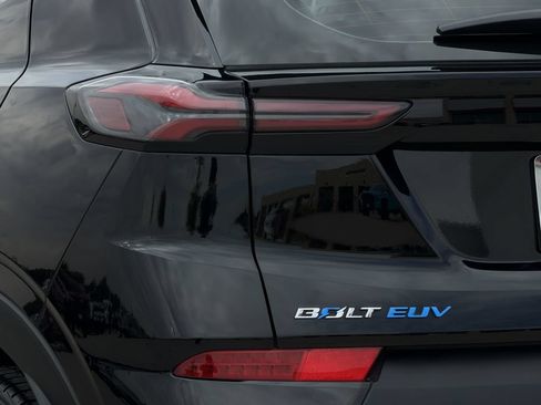 Used 2022 Chevrolet Bolt EUV LT w/ Convenience Package FWD image 10