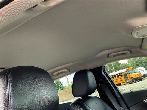 Used 2018 Chevrolet Impala LT FWD image 16