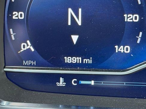 Used 2024 Chevrolet Tahoe LT w/ LT Signature Package image 24