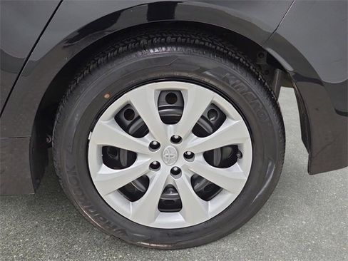 Certified 2025 Toyota Corolla LE image 28