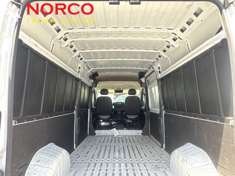 Used 2023 RAM ProMaster 2500 FWD image 11