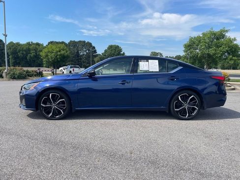 Used 2024 Nissan Altima 2.5 SR FWD image 3